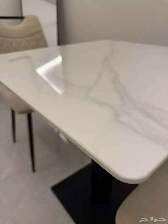 طاولة طعام 3