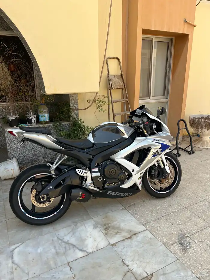 دباب GSX-R سوزوكي 16