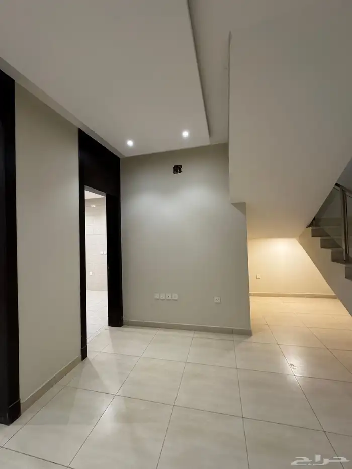 (متبقي واحده)دبلوكس للبيع على شارعين امام جامع 6