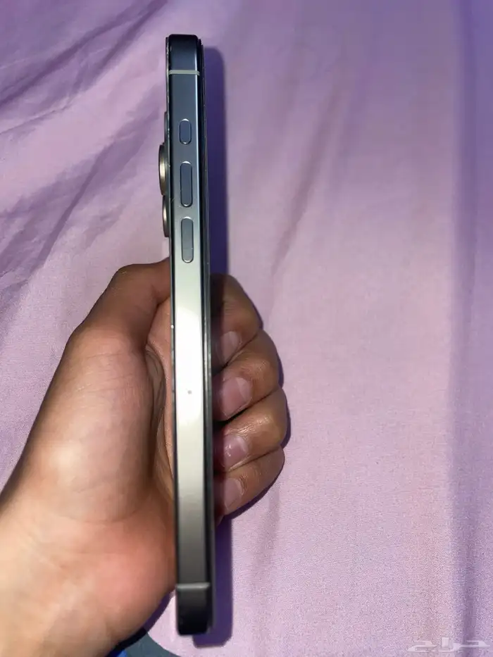 للبيع ايفون 15 برو ماكس 12