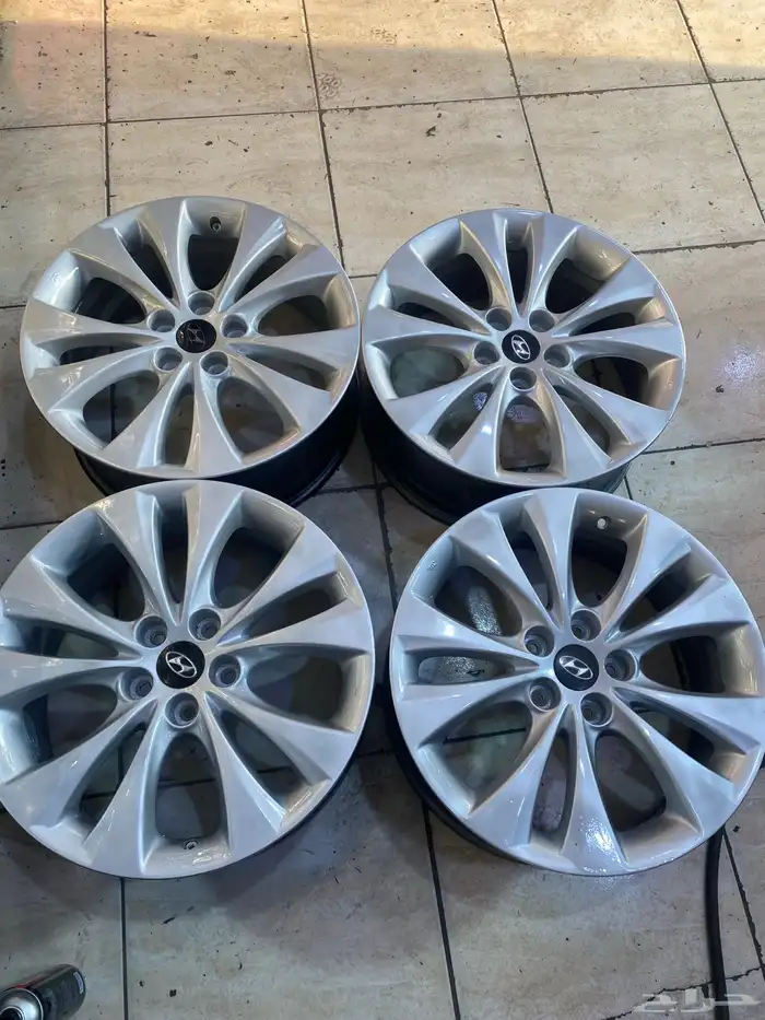 طقم جنوط ازيرا مقاس 18اصليه وكاله 2012 6