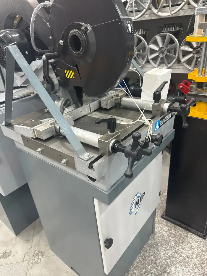 معدات ورش المنيوم مناشير ومكابس 8