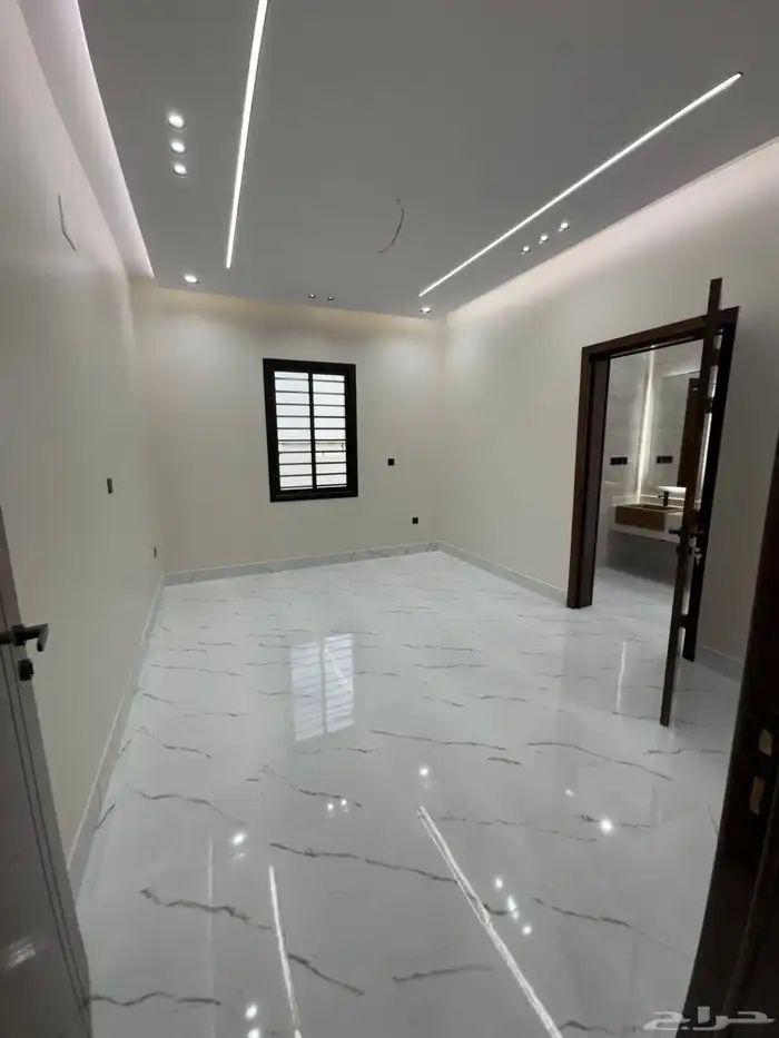 للبيع بالمحاله روف علوي دور ثاني مع ملحق تشطيب vip 5