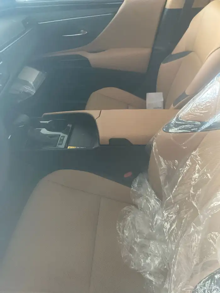 ليكزس 300 هايبرد 2025 2