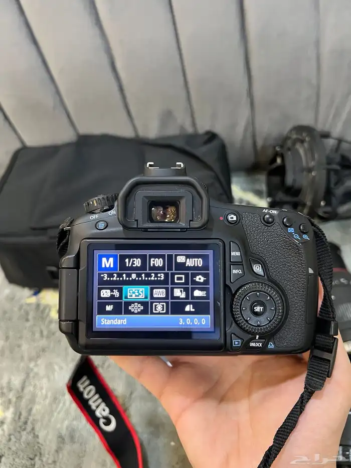 كاميرا كانون 60D مع معدات تصوير بسعر مناسب 2