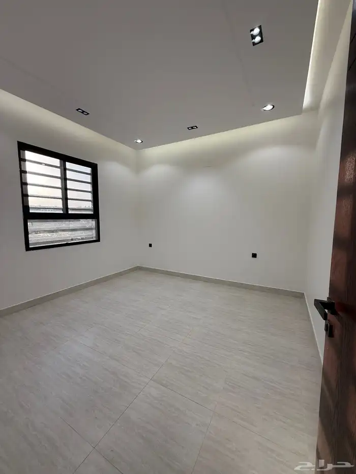 للبيع شقق ارضيه وشقق علويه تشطيب VIP ف ابها حي الموظفين 29