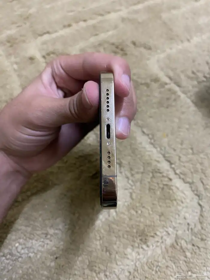 آيفون 13 4