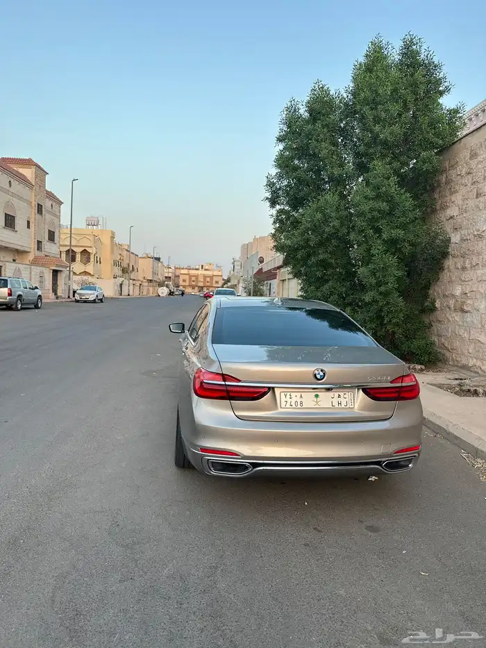 بي ام دبليو 730Li BMW فئة البزنس 7