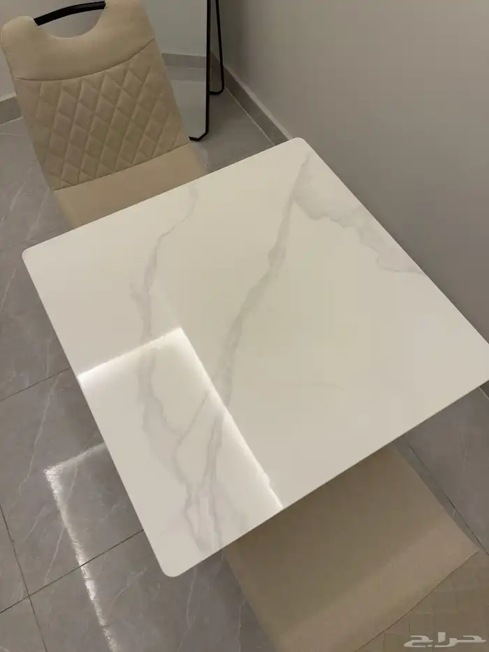 طاولة طعام 1