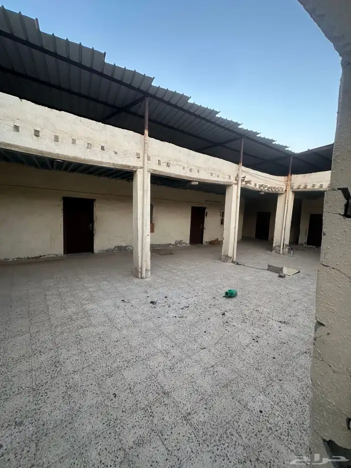 للايجار بيت شعبي 9 غرف 1