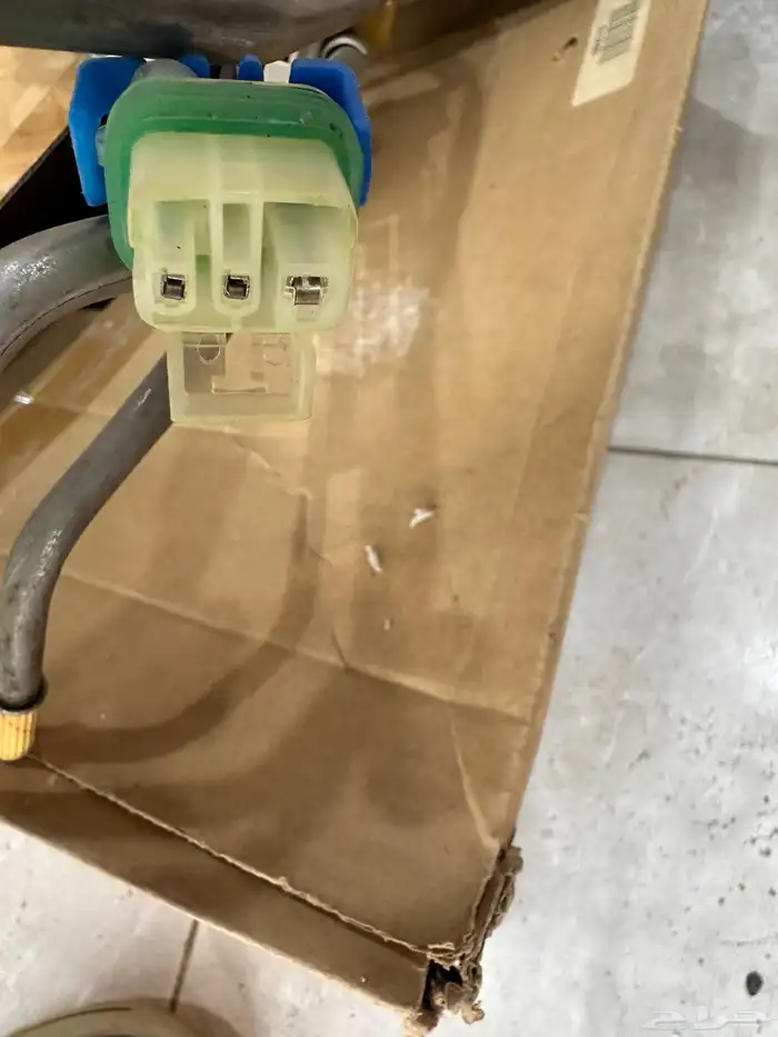 عوامة بنزين كمارو اصلي تركب من 96 لين 97 4