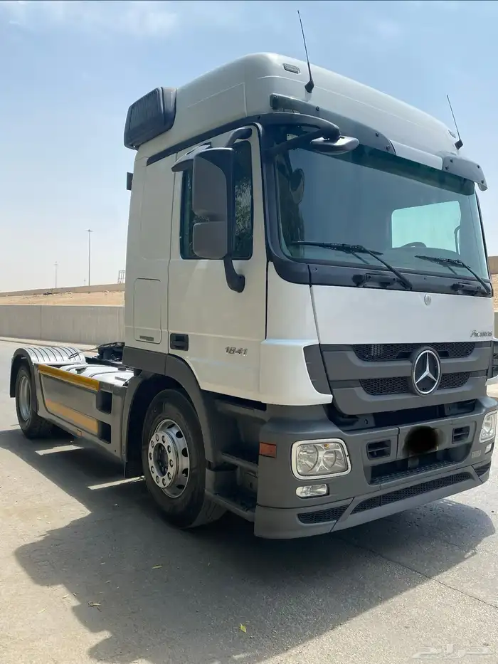 للبيع شاحنة اكتروس موديل 2011 4