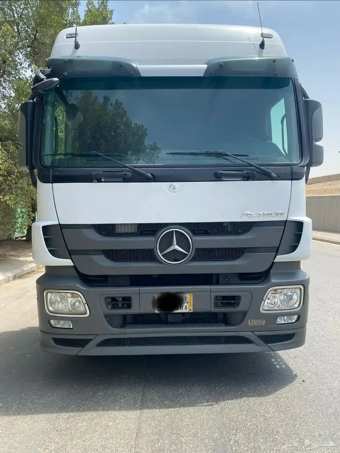 للبيع شاحنة اكتروس موديل 2011 0