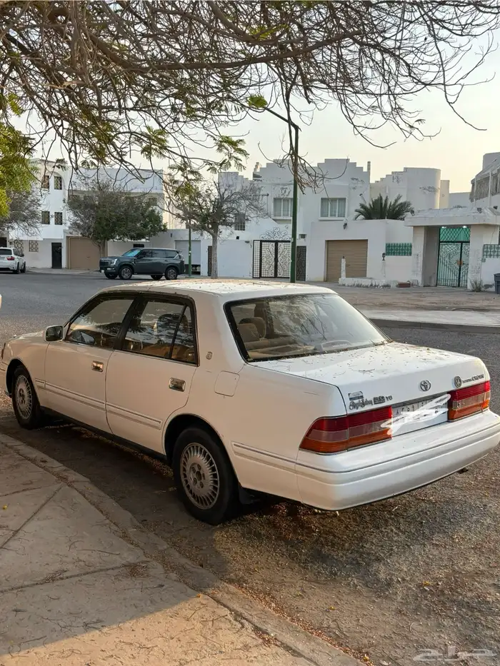 سيارة تايوتا كروان 1