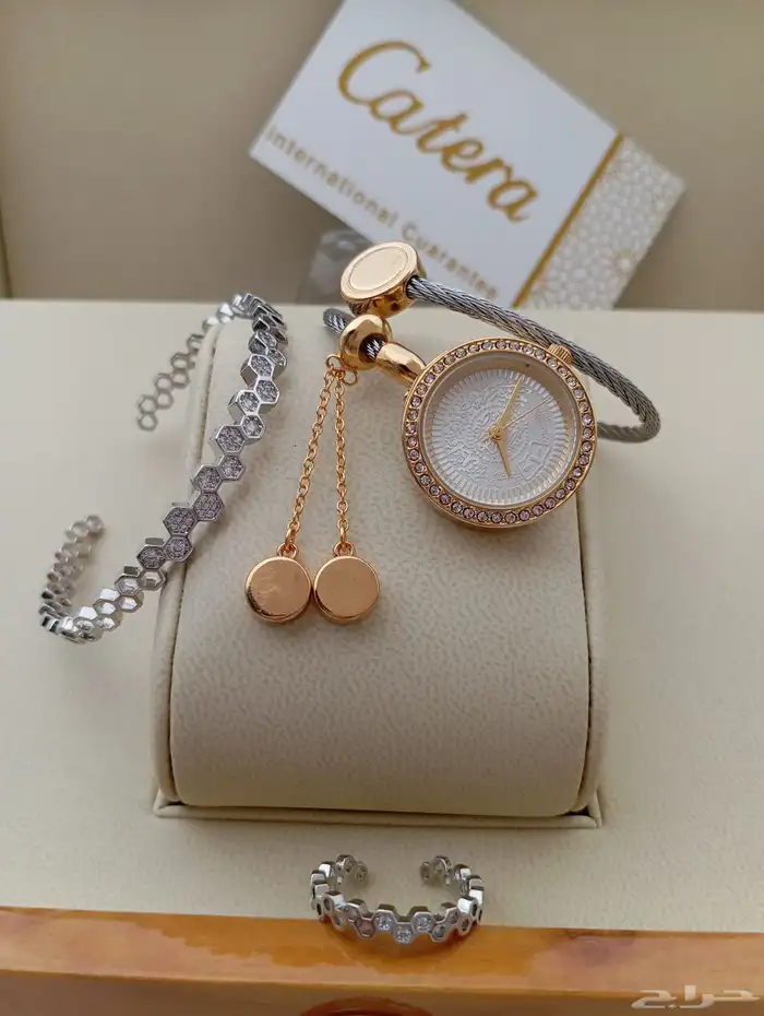 ساعات نسائية 12