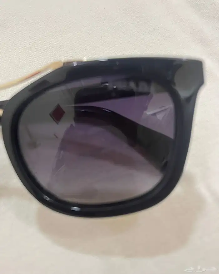نظارة Prada أصلية نادرة - لون ذهبي   أسود - فخمة جدا 4