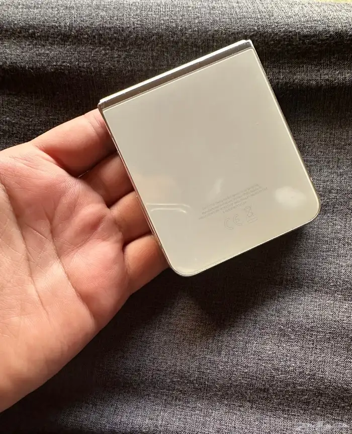 جلكسي زي فلب 5 1