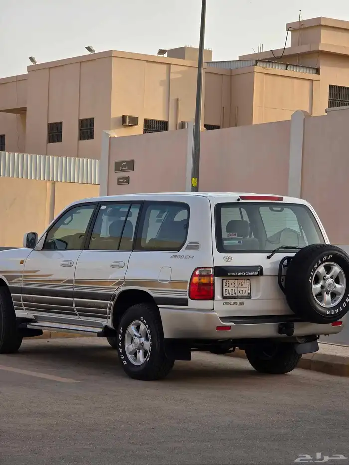 لاندكروزر 2002 وارد عبدالغني 30