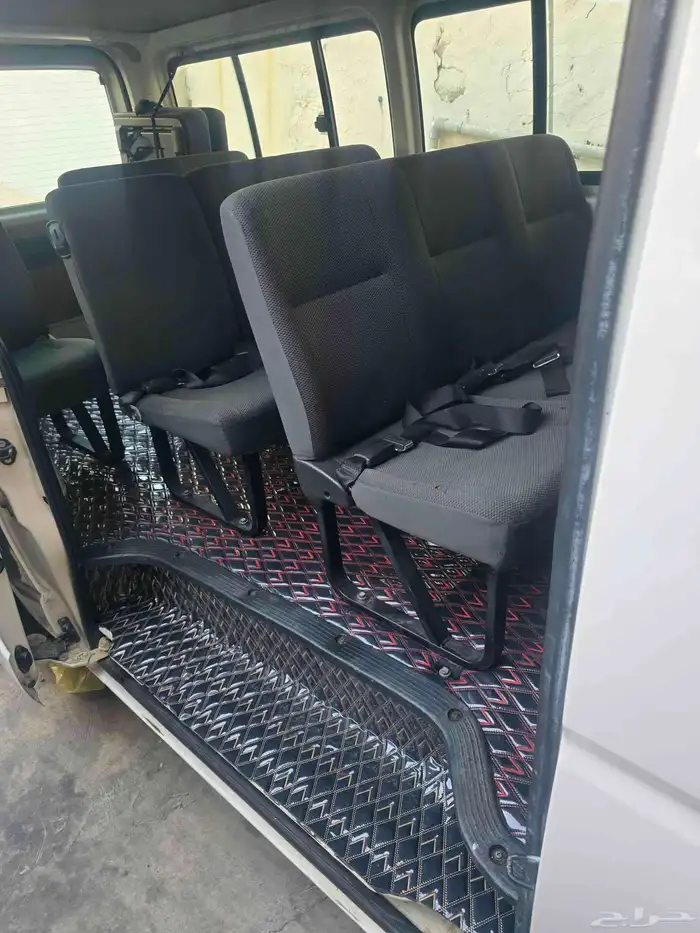 للبيع باص هيس 2011 وكالة من كل شئ البودي راشش نظافه فقط 4