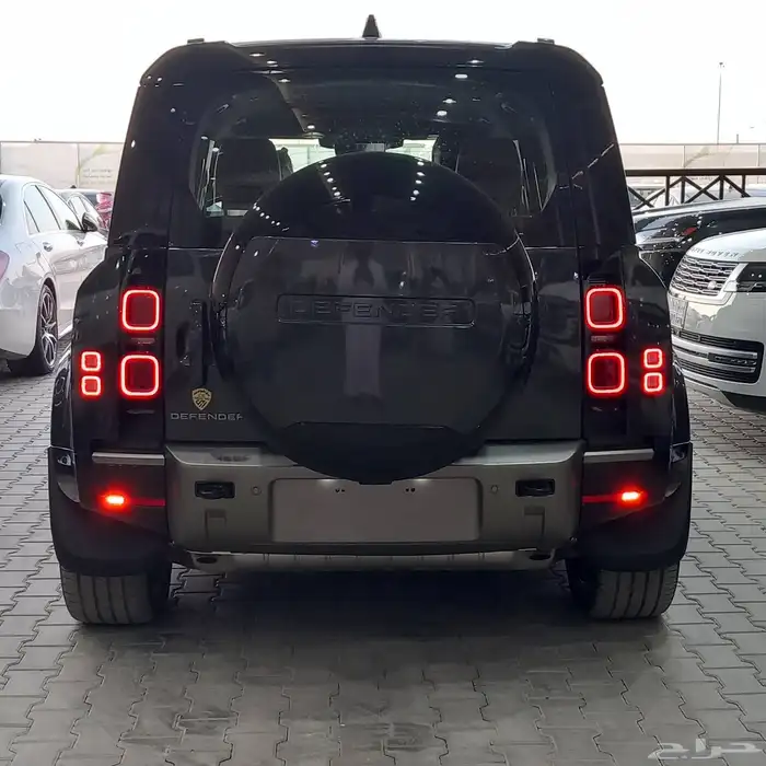 للبيع لاندروفر دفندر 2025 HSE سعودي 5