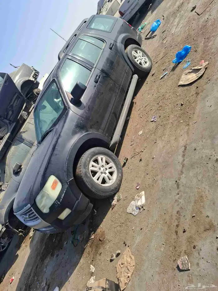 يوجد لدينا فورد اكسبلور موديل 2010 قطع غيار تشليح فقط جده ال 4