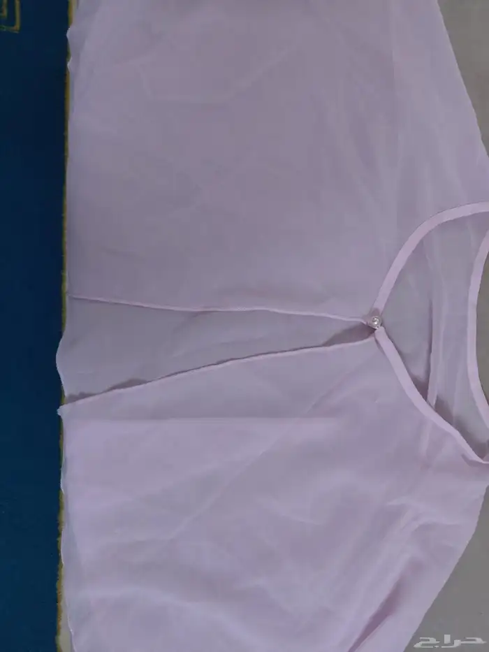 سترة للكتف لون وردي وازرق غامق توضع فوق الفساتين المكشوفة 0