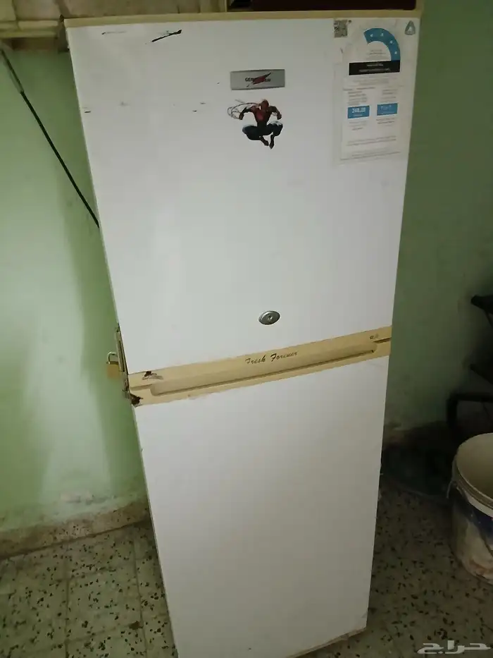 تلاجه تعمل بي حاله جيده موفره في الكهرباء يوجد به نظام منع ا 0