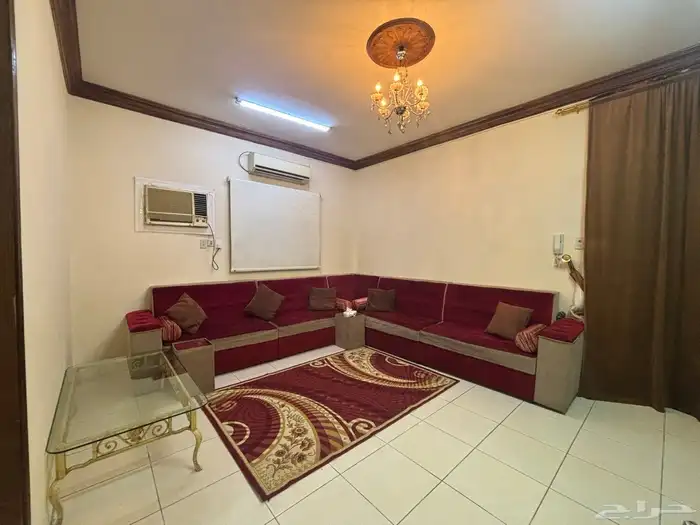 اثاث كنبات وفرشه وطاوله 0