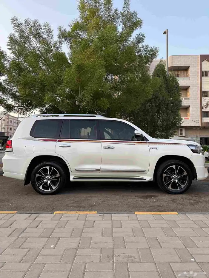 لاند كروزر تويوتا 2017 2