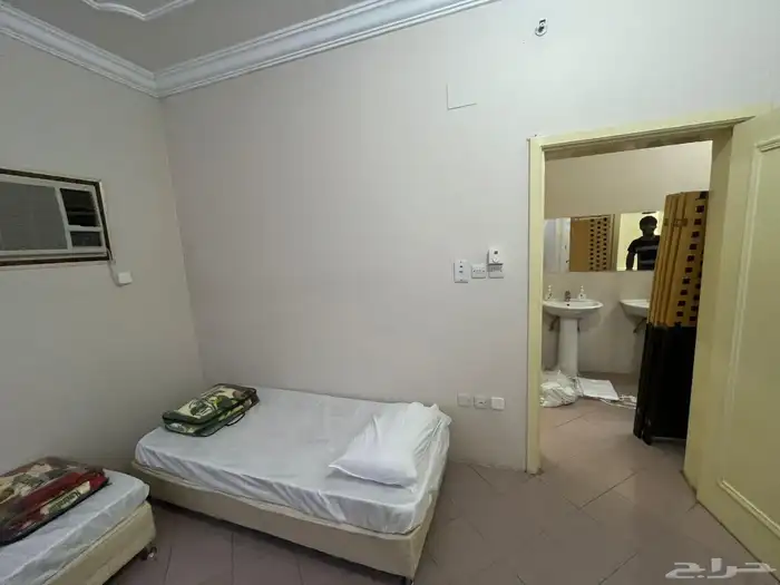 غرف عزاب للايجار بالعزيزيه ب900 شامل مويه وكهرب بدون خروج حج 4