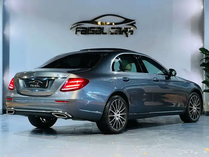 مرسيدس 2019 E300 نظيف وبحاله ممتازه 4