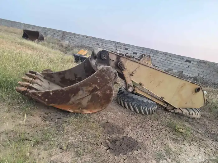 للبيع وصلت بوم كتربلر 349   345 Caterpillar trac 9