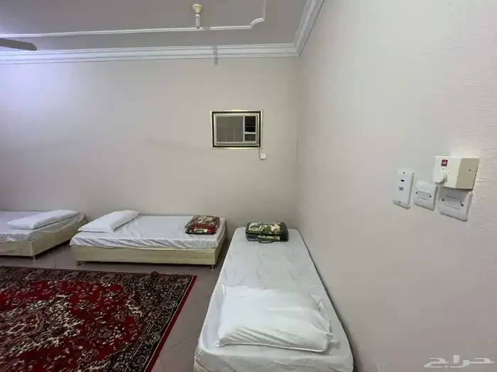 غرف عزاب للايجار بالعزيزيه ب900 شامل مويه وكهرب بدون خروج حج 3