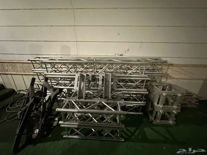 متوفر اجهزة ليزر وتراسات وبار ليد كشاف مستخدم وجديد شاشة ليد 2