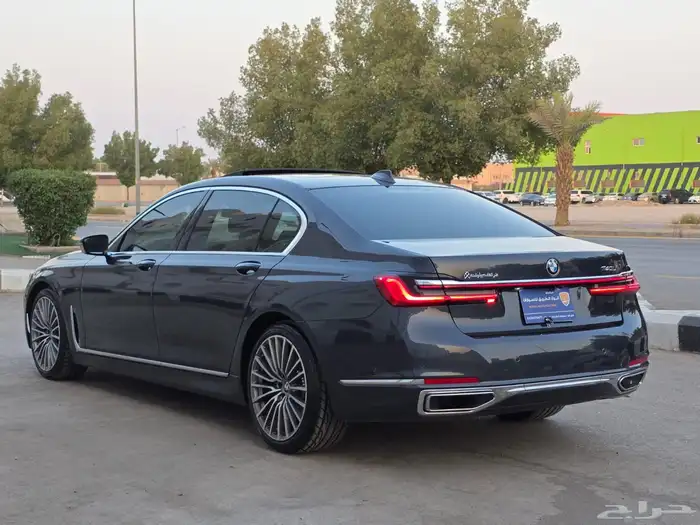 بي ام دبليو الفئة السابعة 2020 740Li 5