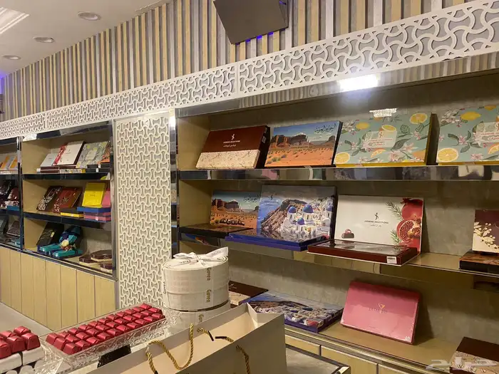 ديكور ارفف ودواليب تحت وطاوله جديد 0