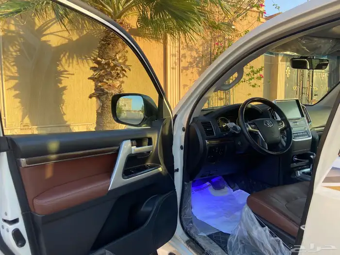 لاند كروزر 2021 VXR بريمي 11