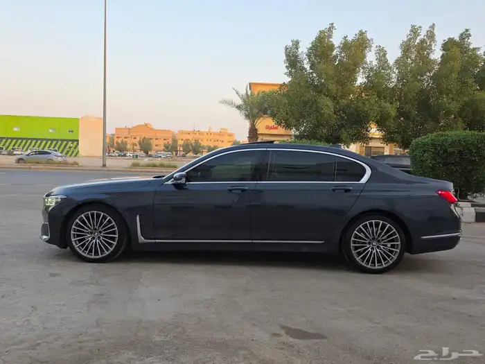 بي ام دبليو الفئة السابعة 2020 740Li 4
