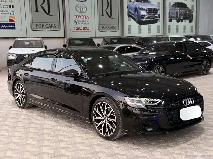 اودي A8 ساماكو 2022 لون اسود 3