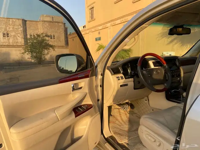 لكزس LX570 فل 2014 بريمي 11