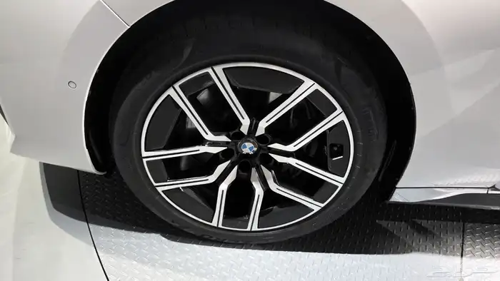 للاستيرادمن كوريا  BMW 740 i m kit 2023 14