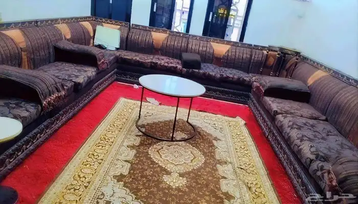 كنب ياخذ 19 شخص بحاله فوق الممتازه 0