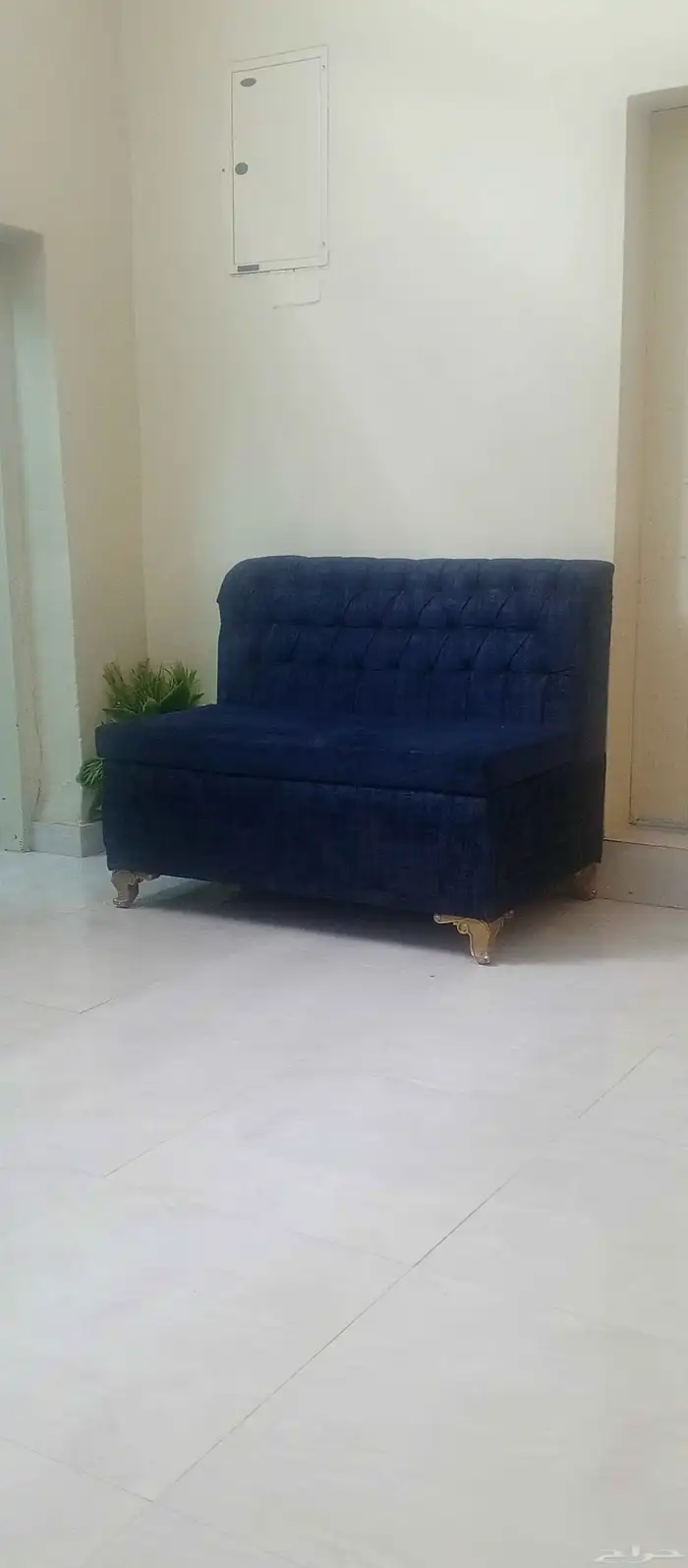 كنب شبه جديد ونظيف 4 5 1