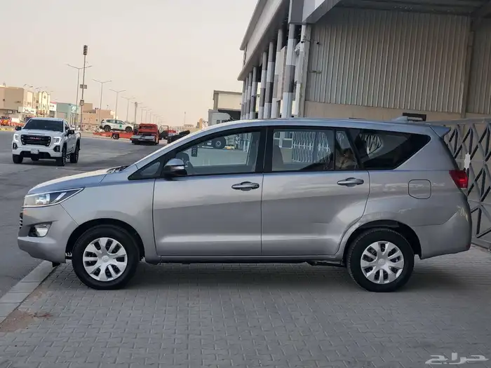 تويوتا انوفا 2016 3