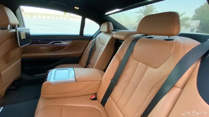 BMW 730i 2020 عداد قليل 17