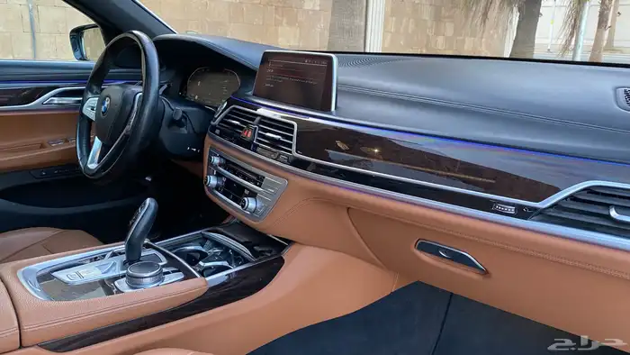 BMW 730i 2020 عداد قليل 12