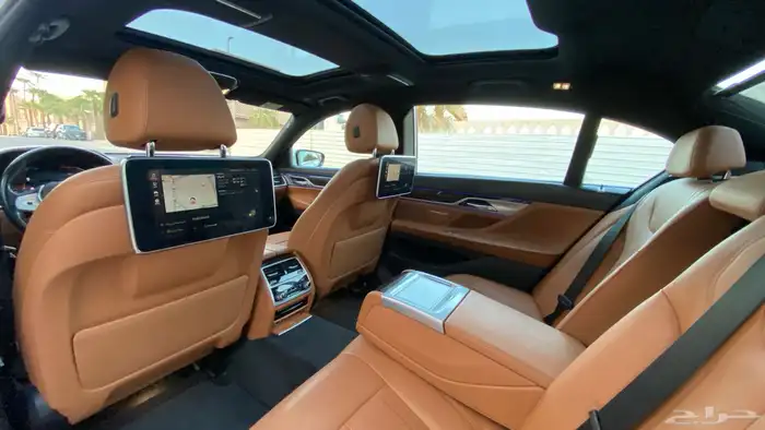 BMW 730i 2020 عداد قليل 18