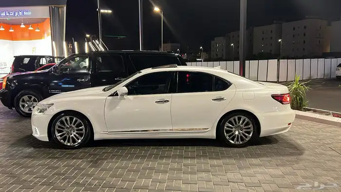 لكزس LS460 17