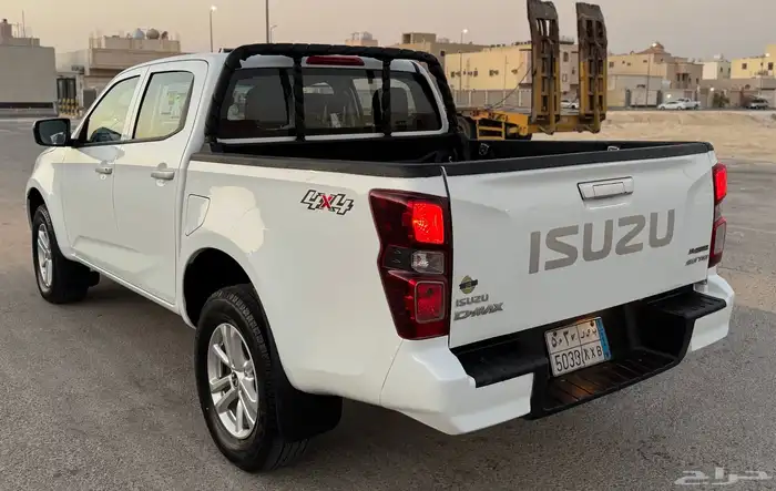 ايسوزوا ديماكس 2022 LS اوتوماتيك 1