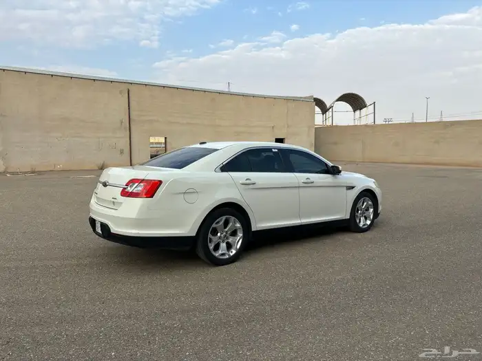 فورد تورس 2010 نظيف 3
